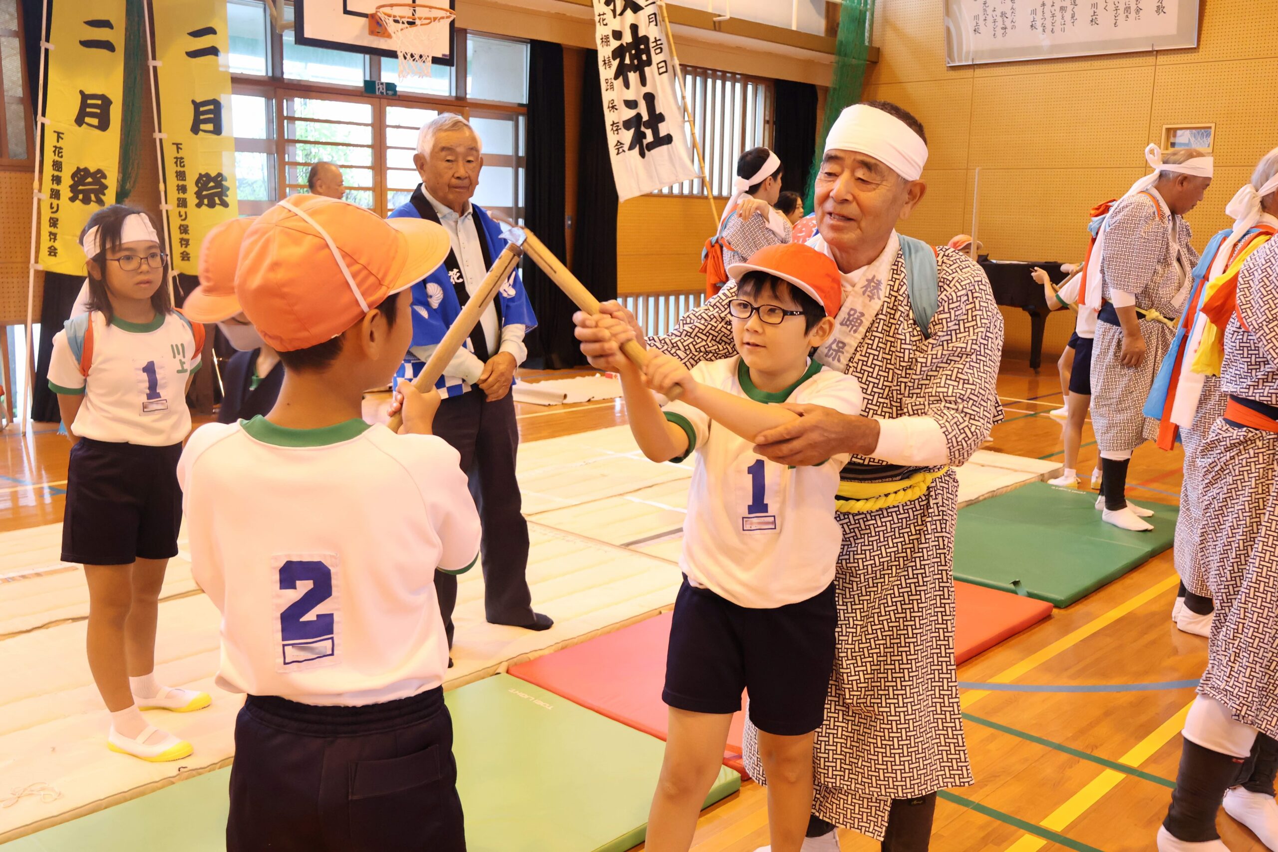 レポート：世界でひとつ、地域の宝 〜 川上小学校・棒踊り体験授業 〜